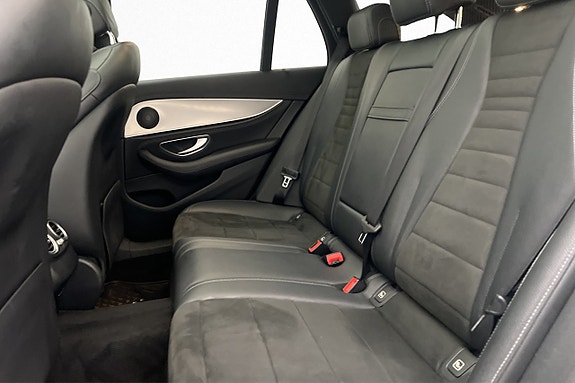 Mercedes-Benz E200 27 of 30