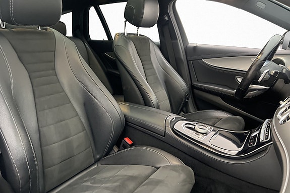 Mercedes-Benz E200 25 of 30