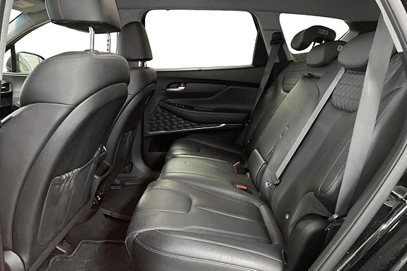 Hyundai Santa Fe 16 of 26