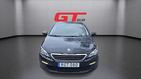 Peugeot 308 2 of 5
