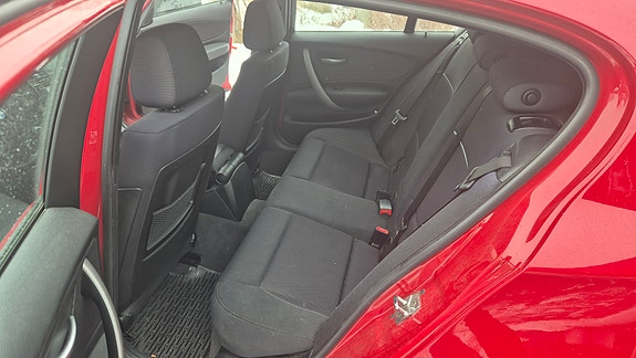 BMW 118d 12 of 23