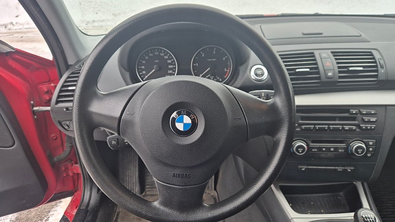 BMW 118d 18 of 23