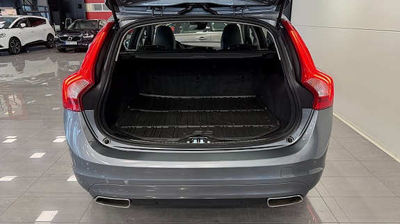 Volvo V60 7 of 13