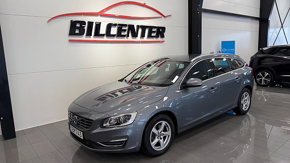 Volvo V60 2 of 5