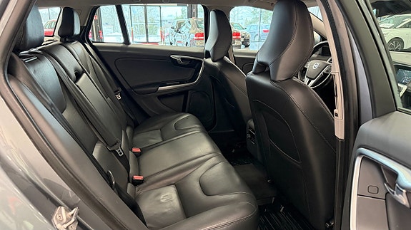 Volvo V60 10 of 13