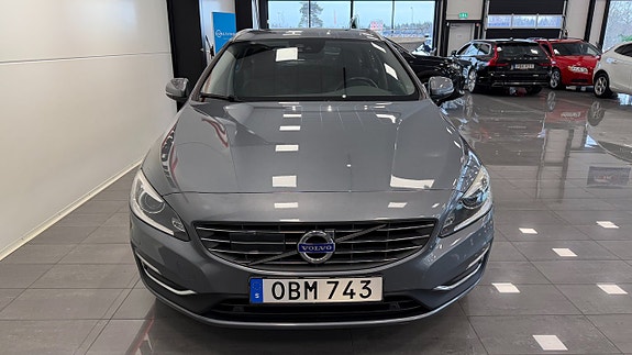 Volvo V60 4 of 5
