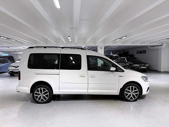 Volkswagen Caddy Maxi 4 of 5