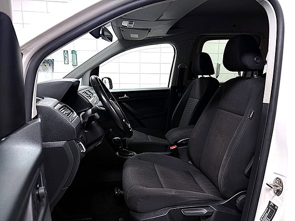 Volkswagen Caddy Maxi 18 of 23