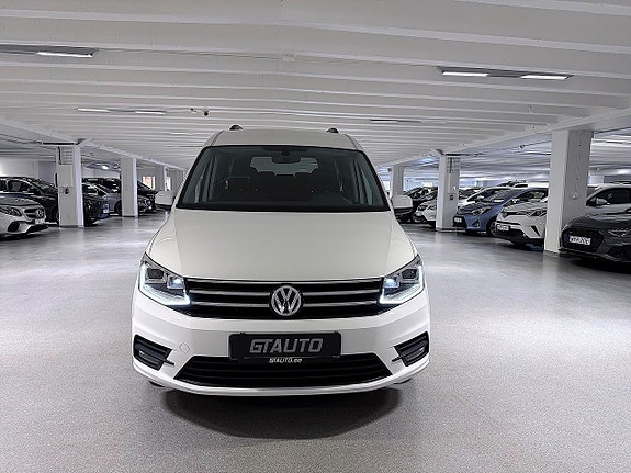 Volkswagen Caddy Maxi 3 of 5