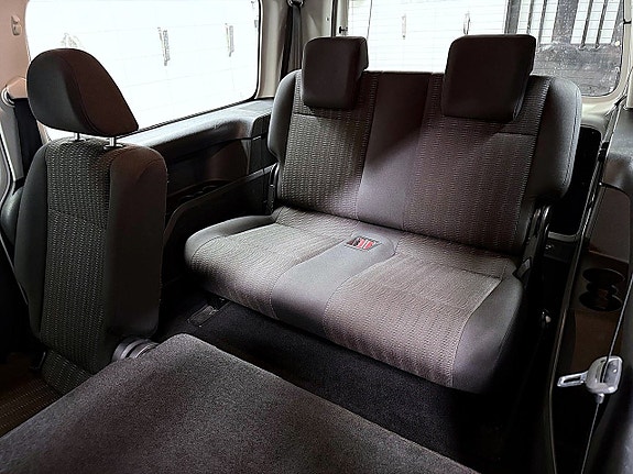 Volkswagen Caddy Maxi 22 of 23
