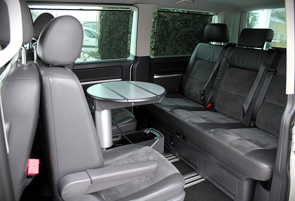 Volkswagen Multivan 12 of 30