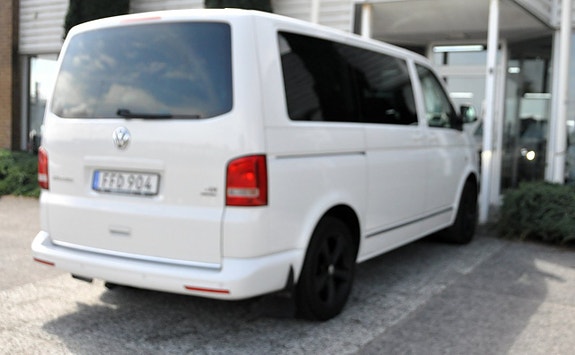 Volkswagen Multivan 6 of 30