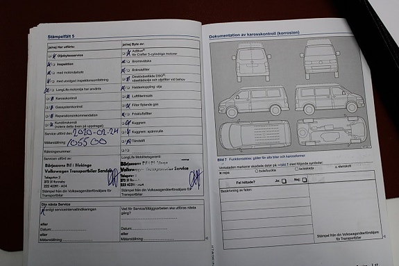 Volkswagen Multivan 24 of 30
