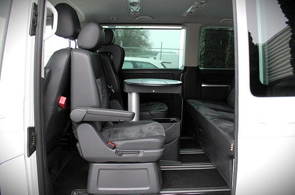 Volkswagen Multivan 11 of 30