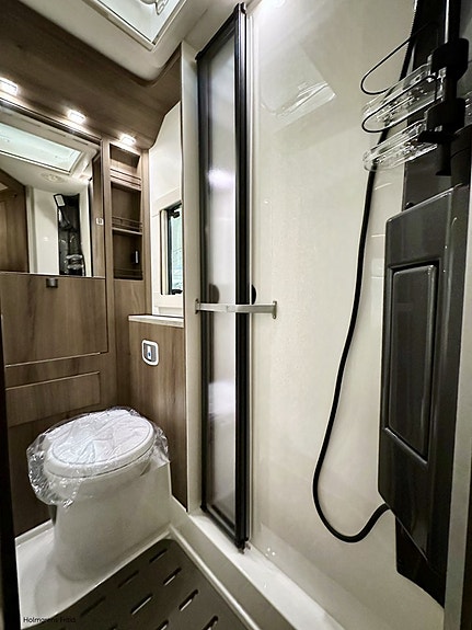 Kabe Travel Master Novum compact 720 LXL 13 of 18