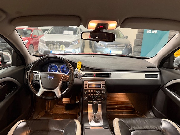 Volvo V70 11 of 20