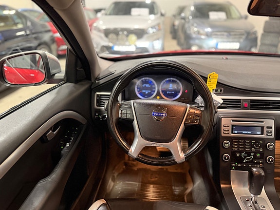 Volvo V70 12 of 20