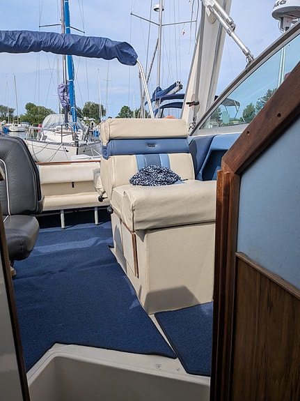 Sea Ray 268 Weekender 4 of 5
