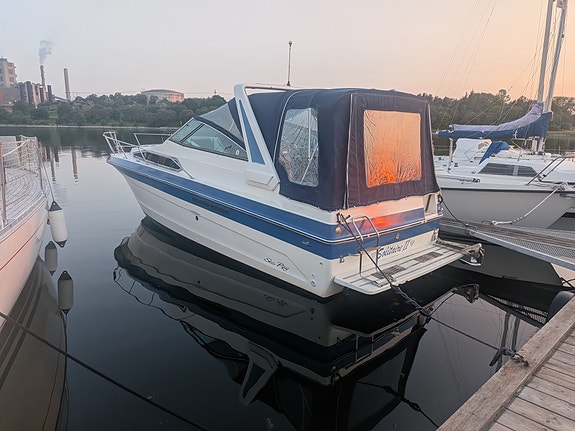 Sea Ray 268 Weekender 2 of 5