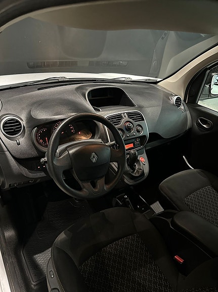Renault Kangoo Express 11 of 14