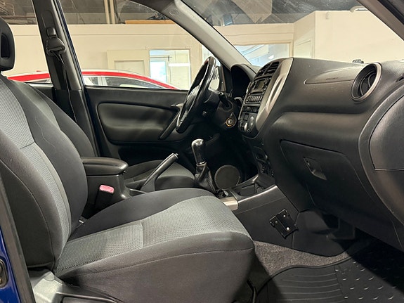 Toyota RAV4 11 of 13