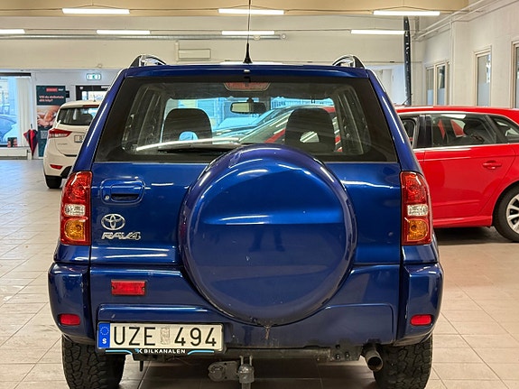 Toyota RAV4 5 of 13