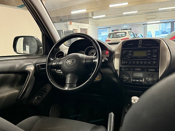 Toyota RAV4 12 of 13