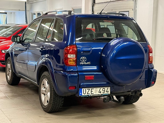 Toyota RAV4 7 of 13