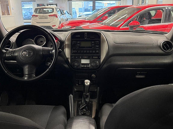 Toyota RAV4 13 of 13