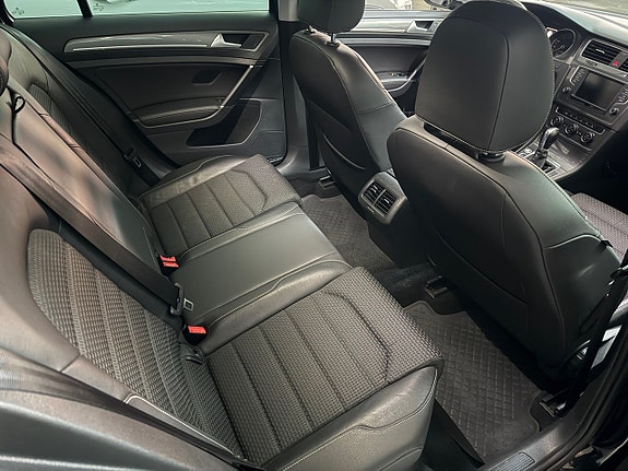 Volkswagen Golf Alltrack 9 of 9