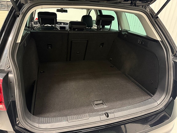 Volkswagen Golf Alltrack 6 of 9
