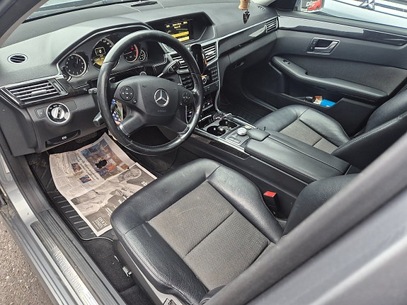 Mercedes-Benz E220 6 of 9