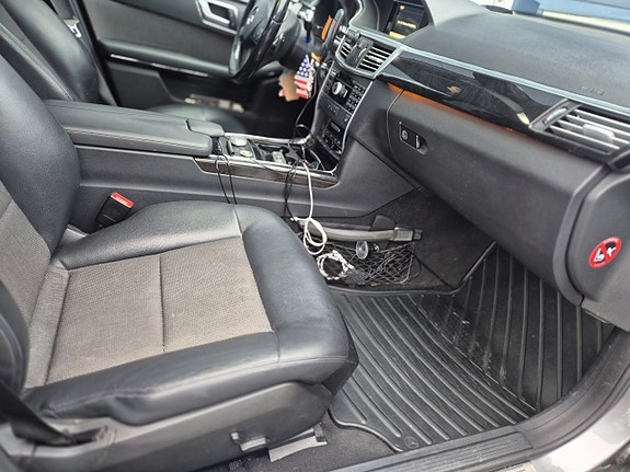 Mercedes-Benz E220 7 of 9