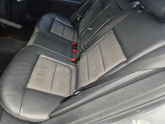 Mercedes-Benz E220 9 of 9