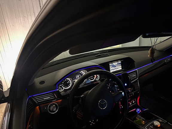 Mercedes-Benz E220 8 of 9