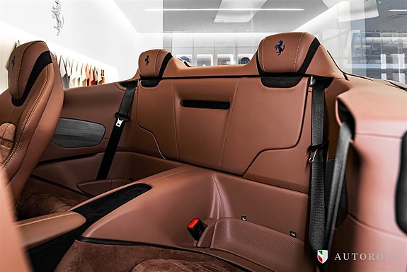 Ferrari Roma Spider 9 of 10