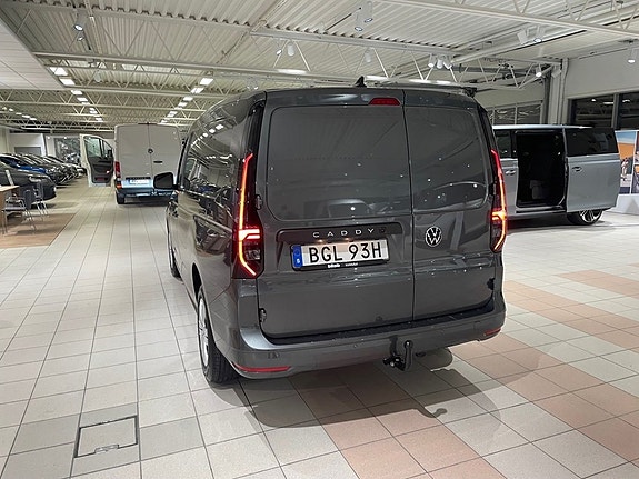 Volkswagen Caddy Maxi 6 of 9