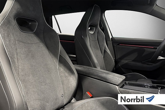 Skoda Superb 9 of 27