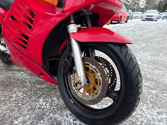 Suzuki Cycles RF600R 0.6 599cc 17 of 18