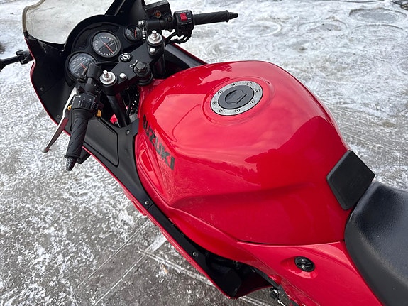 Suzuki Cycles RF600R 0.6 599cc 10 of 18
