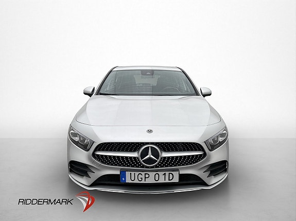 Mercedes-Benz A180 2 of 5