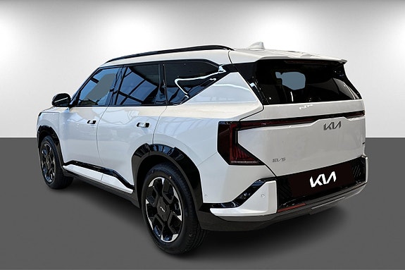 Kia EV5 7 of 27