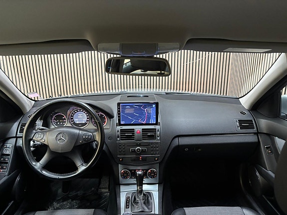 Mercedes-Benz C220 15 of 25
