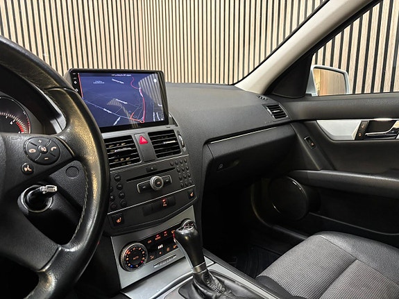 Mercedes-Benz C220 16 of 25