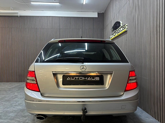 Mercedes-Benz C220 5 of 25