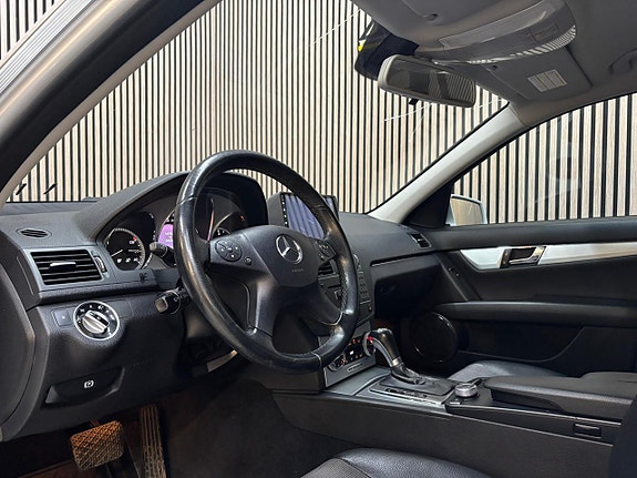 Mercedes-Benz C220 12 of 25