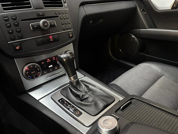 Mercedes-Benz C220 20 of 25