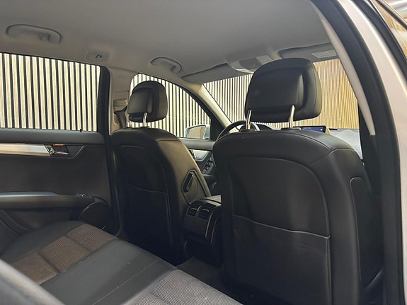 Mercedes-Benz C220 19 of 25
