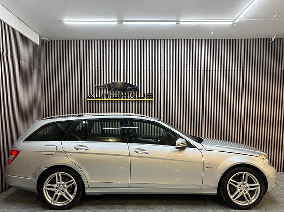 Mercedes-Benz C220 3 of 25