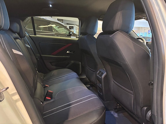 Opel Astra 9 of 15